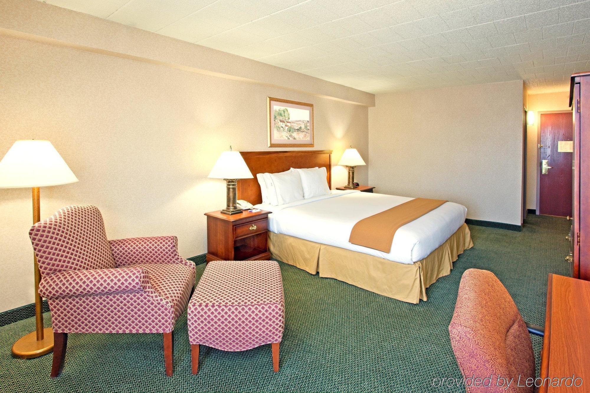 Holiday Inn Express And Suites Pittsburgh West Mifflin By Ihg Номер фото