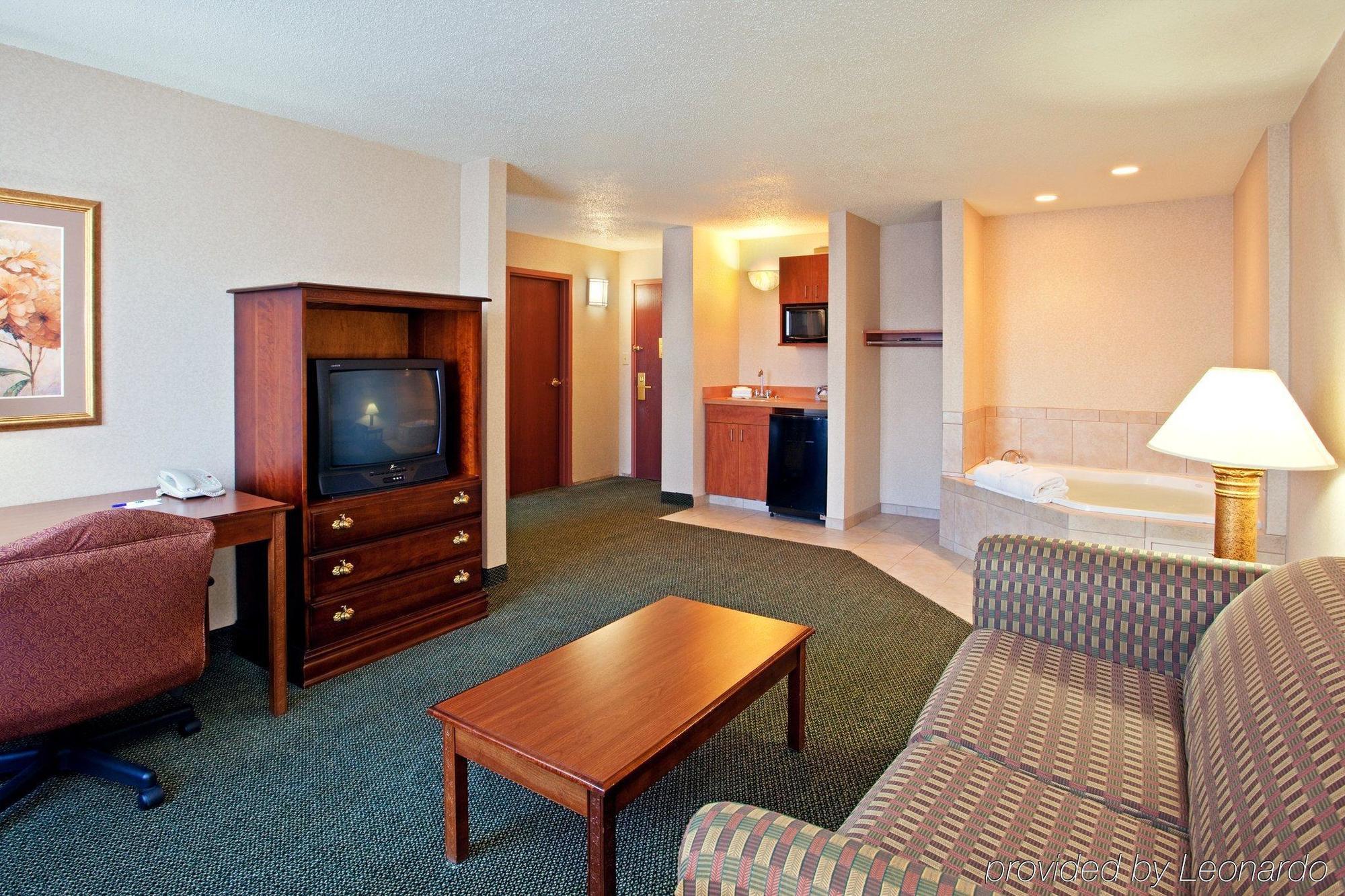 Holiday Inn Express And Suites Pittsburgh West Mifflin By Ihg Экстерьер фото