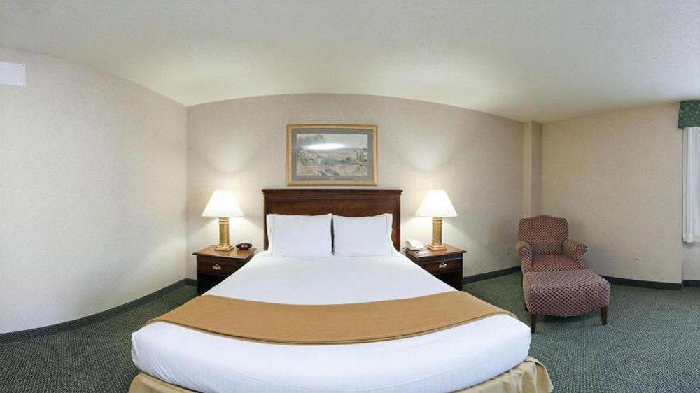 Holiday Inn Express And Suites Pittsburgh West Mifflin By Ihg Экстерьер фото